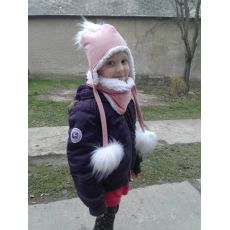 Detská zimná ušianka s brmbolcami