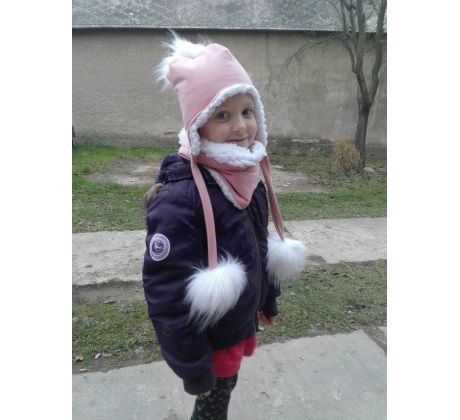 Detská zimná ušianka s brmbolcami